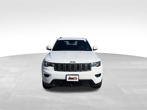 Used 2020 Jeep Grand Cherokee Laredo AWD/4WD image 9