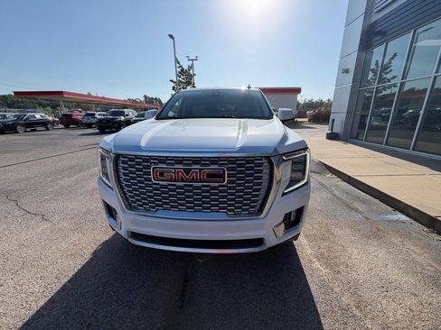 Used 2021 GMC Yukon Denali w/ Denali Premium Package RWD image 6