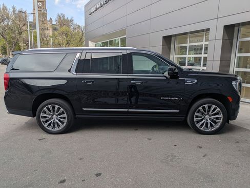 Used 2021 GMC Yukon XL Denali w/ Denali Ultimate Package image 4