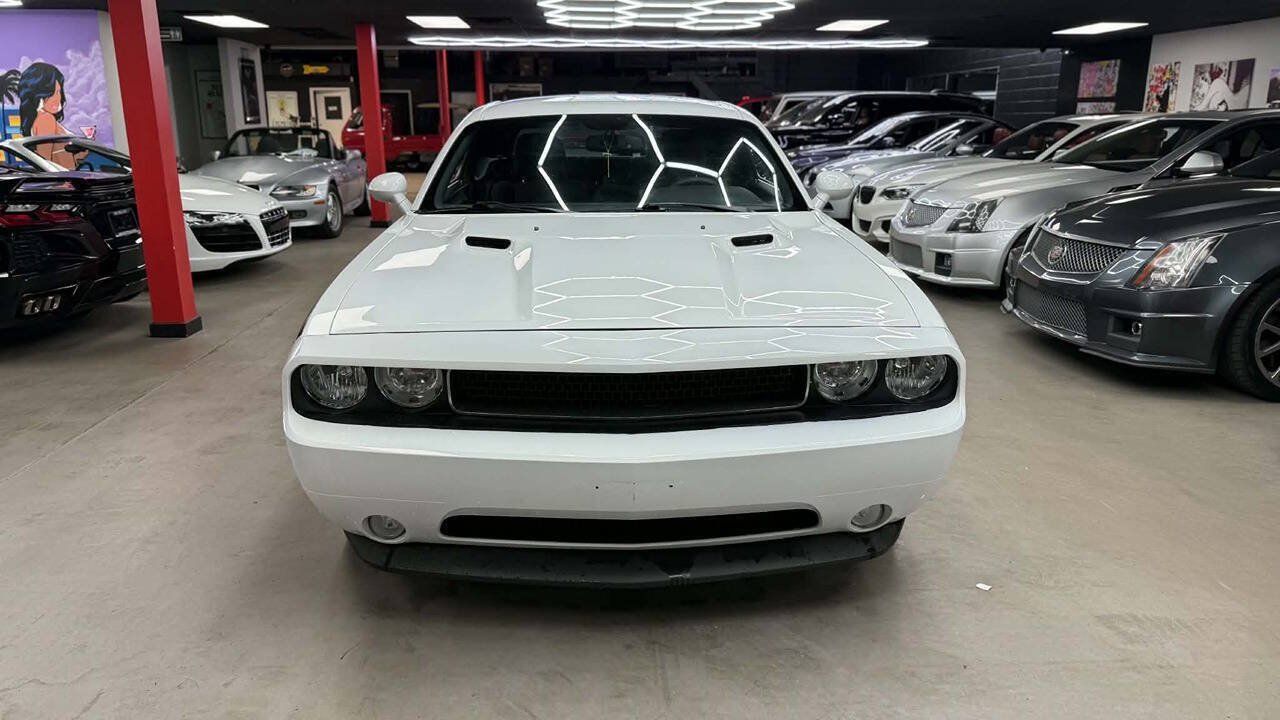 Used 2014 Dodge Challenger R/T RWD image 3