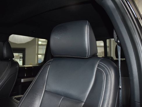 Used 2022 Ford F350 Lariat w/ Black Appearance Package AWD/4WD image 42