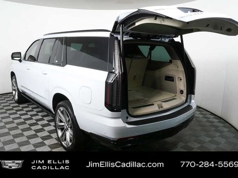 New 2026 Cadillac Escalade ESV Platinum Sport w/ LPO, Floor Liner Package image 28