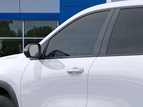 New 2025 GMC Acadia AT4 w/ Luxury Package image 12