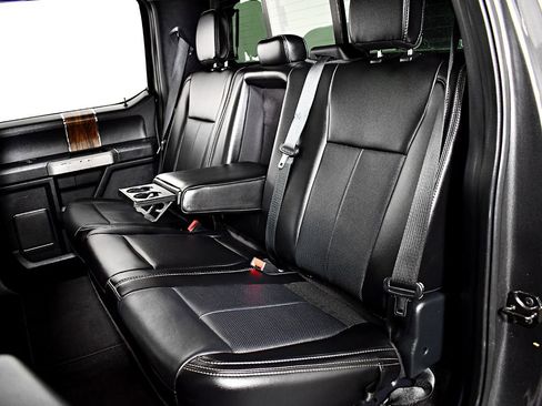 Used 2020 Ford F150 Lariat image 34