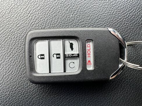 Used 2021 Honda CR-V Touring image 14