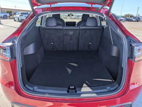 Used 2022 Tesla Model Y Long Range image 7