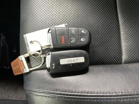 Used 2018 Jeep Grand Cherokee High Altitude image 28