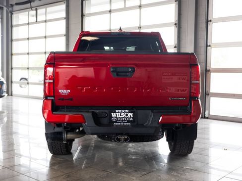 Certified 2025 Toyota Tacoma TRD Off-Road AWD/4WD image 4