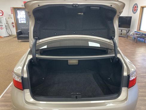 Used 2013 Lexus ES 350 w/ Luxury Pkg image 17