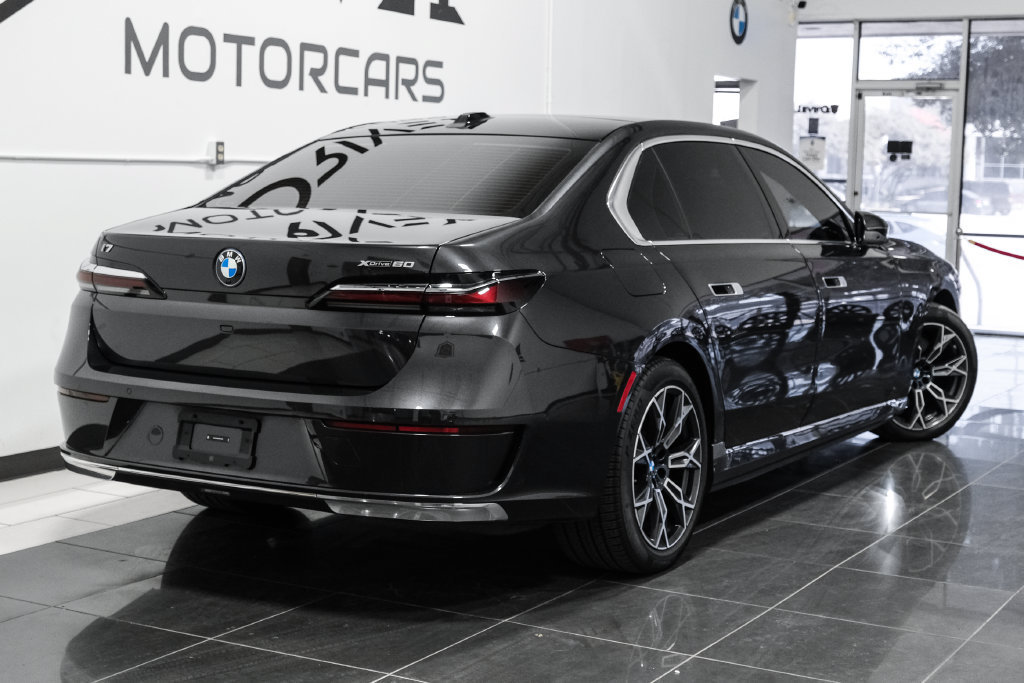 Used 2024 BMW i7 xDrive60 AWD/4WD image 8