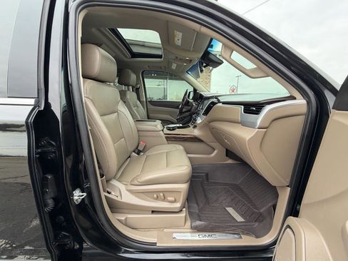 Used 2019 GMC Yukon XL SLT w/ Premium Edition image 35
