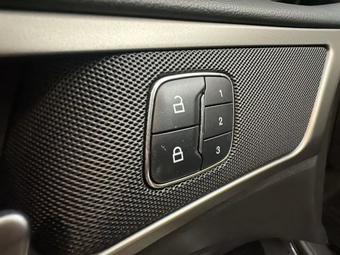 Used 2016 Ford Fusion SE w/ Equipment Group 202A AWD/4WD image 15