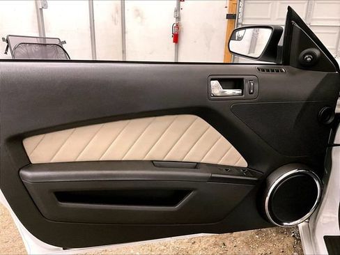 Used 2014 Ford Mustang Premium RWD image 22