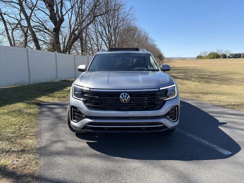 New 2026 Volkswagen Atlas SEL Premium R-Line image 2