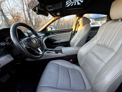 Used 2018 Honda Accord Touring image 15