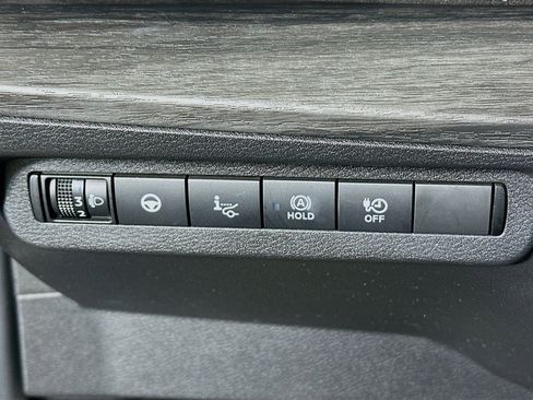 Used 2023 Nissan Ariya FWD image 17