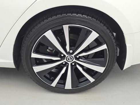 Certified 2021 Nissan Altima 2.5 SR w/ SR Premium Package FWD image 33