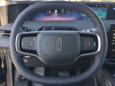 New 2026 Lincoln Nautilus Premier image 13