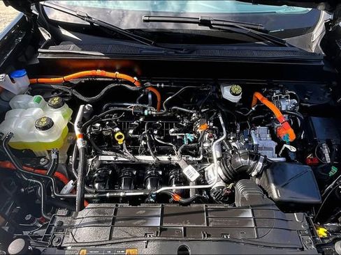 Used 2022 Ford Maverick XLT image 9