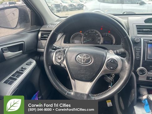 Used 2013 Toyota Camry SE image 2