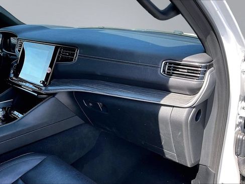 Certified 2024 Jeep Wagoneer L Series II RWD image 17