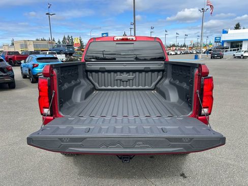 Used 2025 Chevrolet Colorado ZR2 w/ Technology Package AWD/4WD image 24