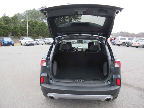 Used 2022 Ford Escape Titanium image 19