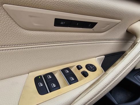 Used 2018 BMW 530i xDrive image 11