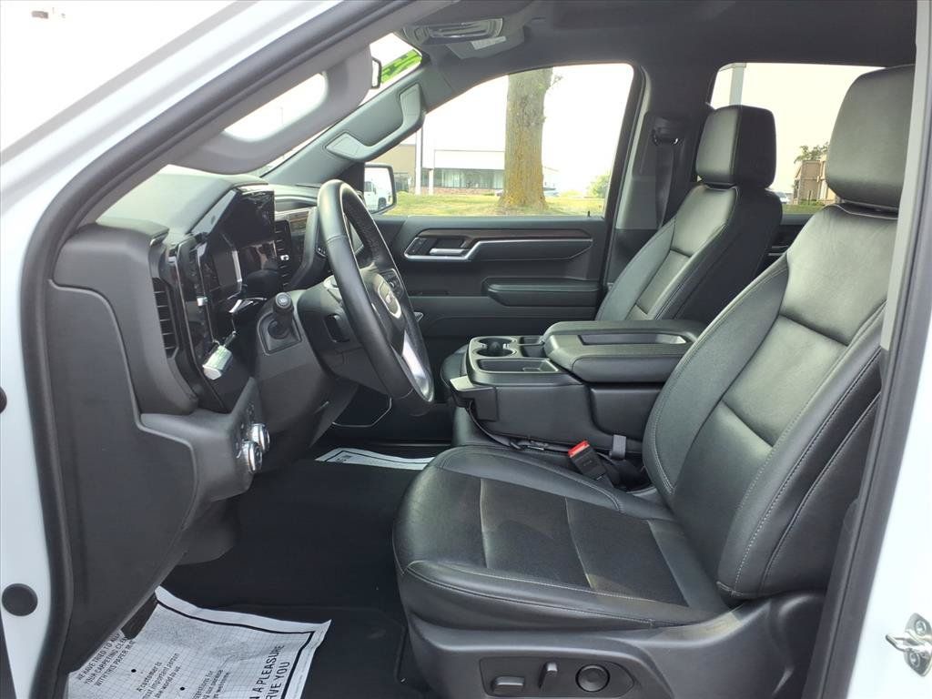 Used 2025 GMC Sierra 1500 SLT AWD/4WD image 26