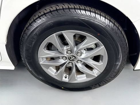 Certified 2022 Toyota Sienna XLE w/ XLE Plus Package FWD image 36