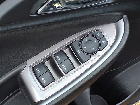 Used 2022 Chevrolet Malibu RS image 16