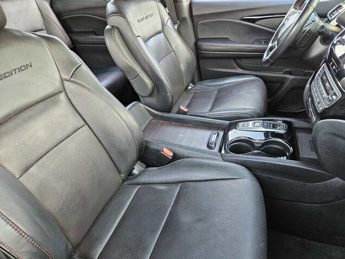 Certified 2022 Honda Pilot Black Edition image 14