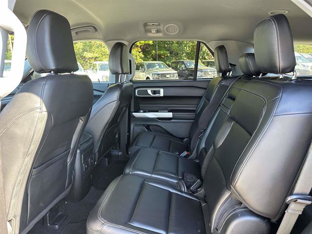 Used 2023 Ford Explorer XLT w/ Equipment Group 202A AWD/4WD image 33