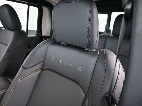 Used 2024 Jeep Gladiator Sport w/ Premium Package image 14