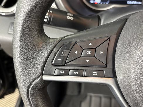 Used 2019 Nissan Kicks SV FWD image 18