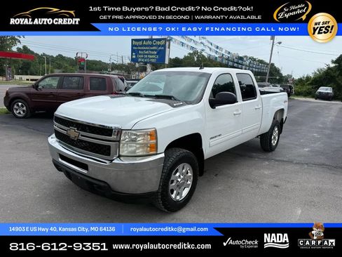 Used 2011 Chevrolet Silverado 2500 LT w/ Convenience Package AWD/4WD image 3