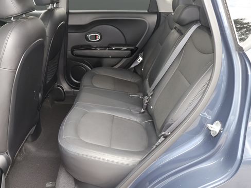 Used 2016 Kia Soul ! FWD image 12