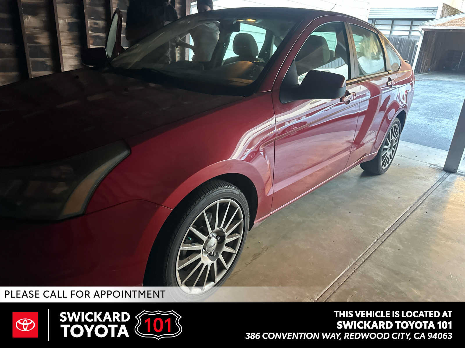 Used 2010 Ford Focus SES FWD image 1