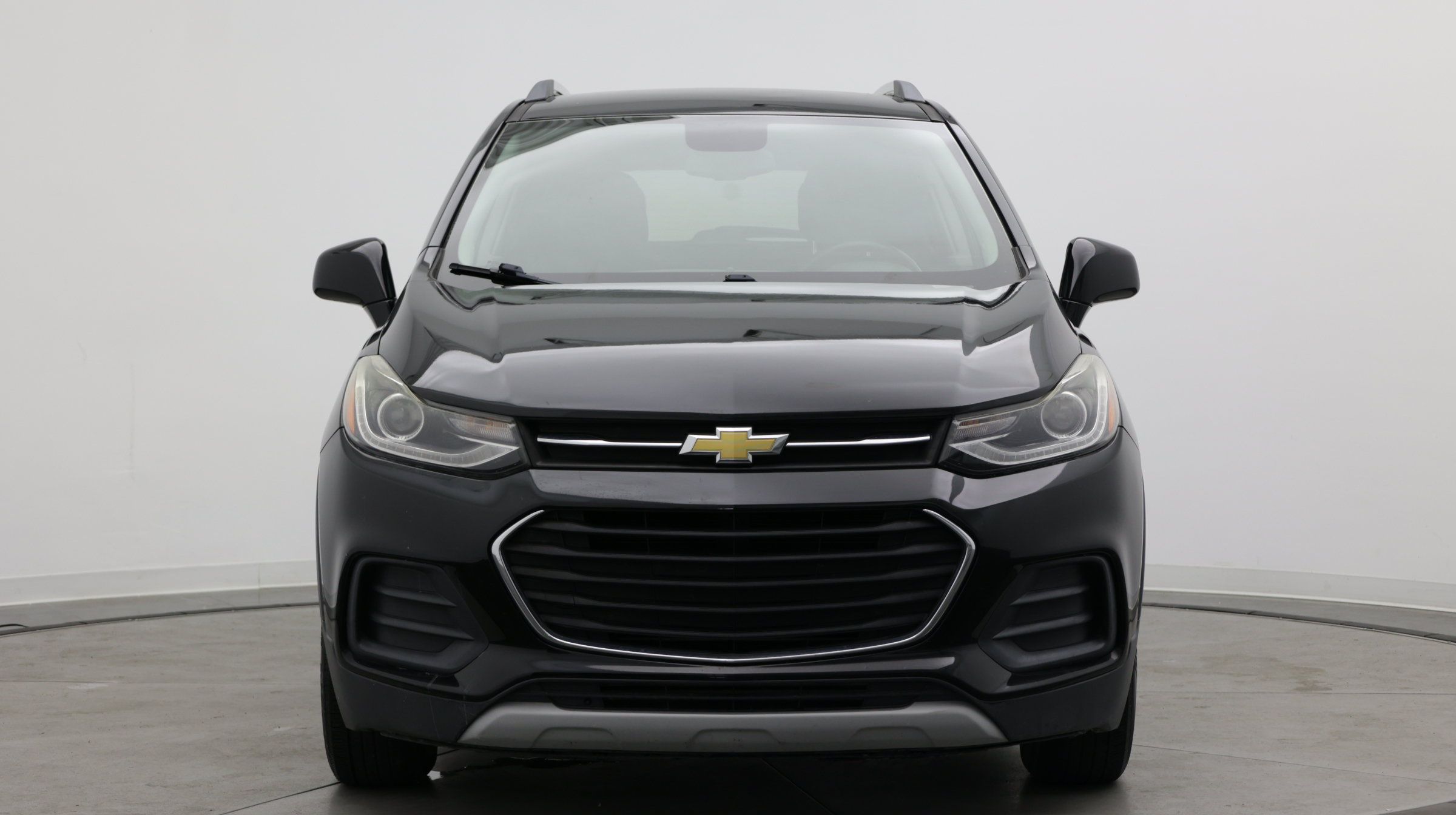 Used 2018 Chevrolet Trax LT w/ LT Convenience Package FWD image 2