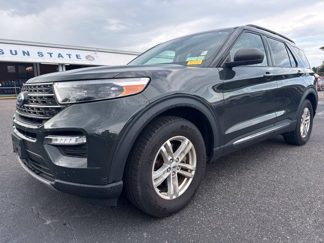 Used 2022 Ford Explorer XLT w/ Equipment Group 202A AWD/4WD image 2