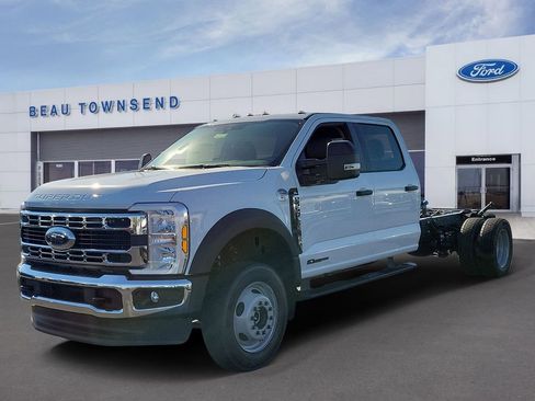 New 2026 Ford F550 4x4 Crew Cab image 2