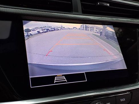 Used 2022 Buick Encore GX Essence w/ Experience Buick Package FWD image 6