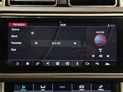 Used 2019 Land Rover Range Rover image 36