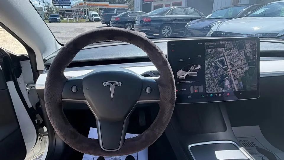 Used 2021 Tesla Model 3 Standard Range Plus RWD image 6