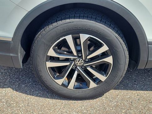 Used 2022 Volkswagen Tiguan S image 6