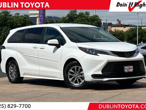 Certified 2024 Toyota Sienna LE AWD/4WD image 1