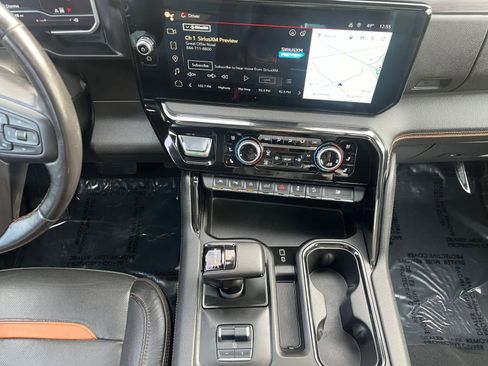 Used 2022 GMC Sierra 1500 AT4 w/ AT4 Premium Package image 11