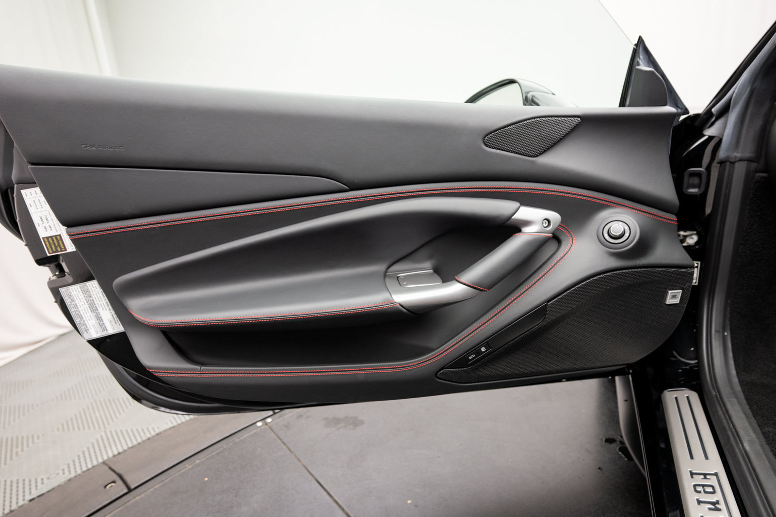 Used 2022 Ferrari F8 Tributo RWD image 34