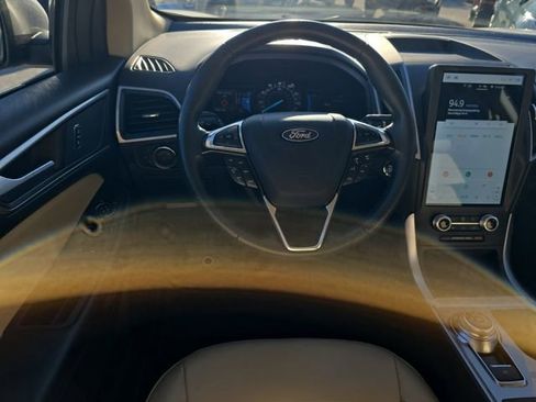 Used 2024 Ford Edge SEL image 15