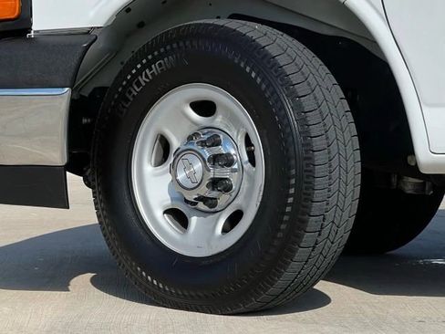 Used 2017 Chevrolet Express 3500 LT w/ LT Preferred Equipment Group image 86